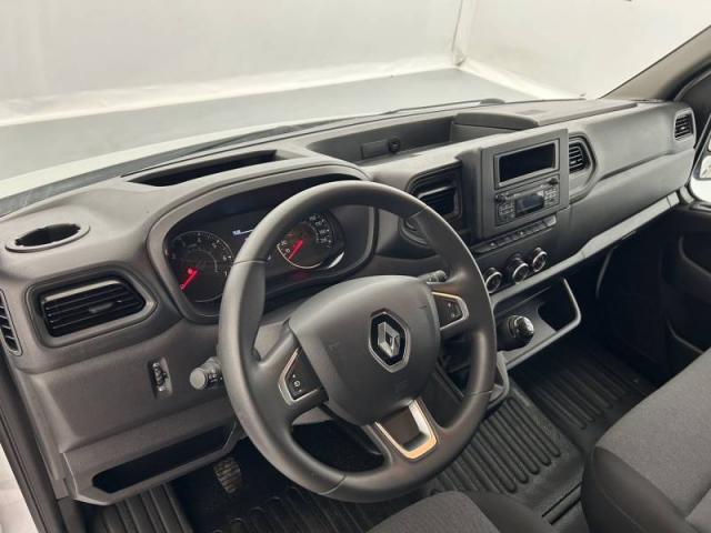Renault Master image 1