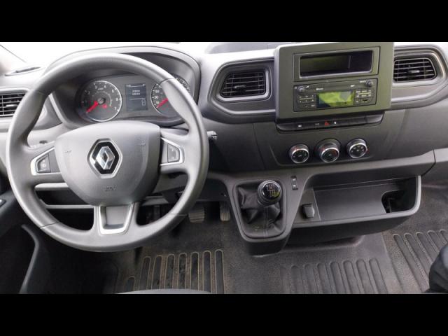 Renault Master image 2
