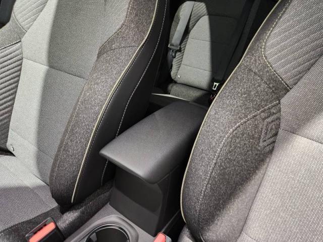 Renault Captur image 2