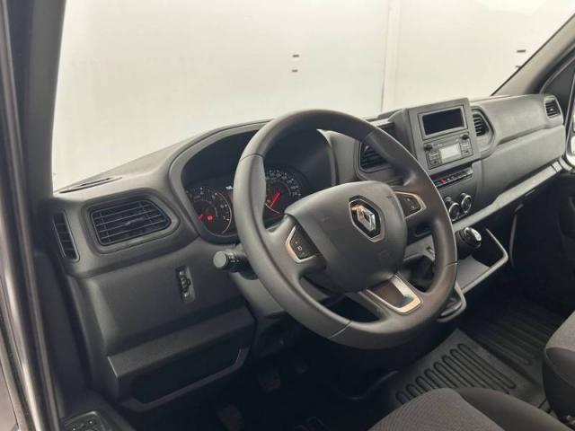 Renault Master image 9