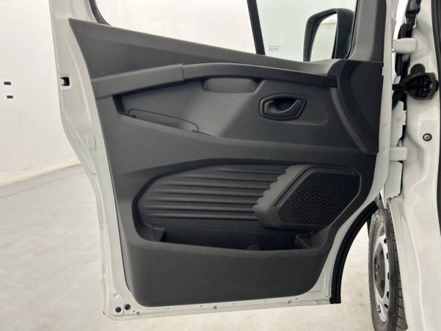 Renault Trafic image 6