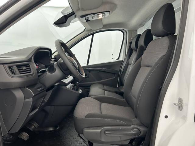 Renault Trafic image 2