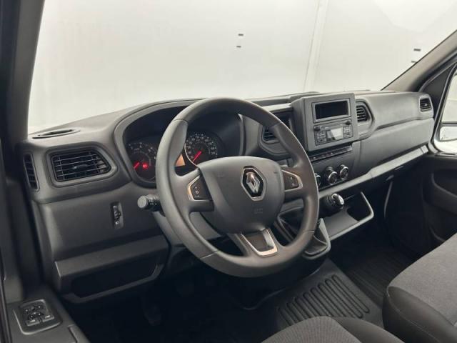 Renault Master image 1