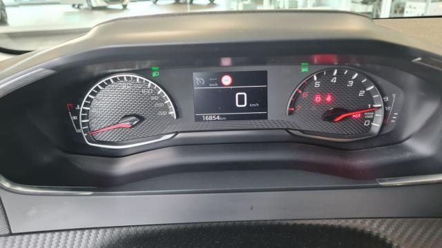Peugeot 208 image 2