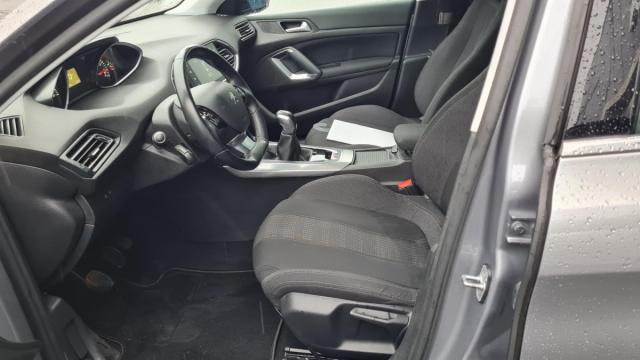 Peugeot 308 image 8