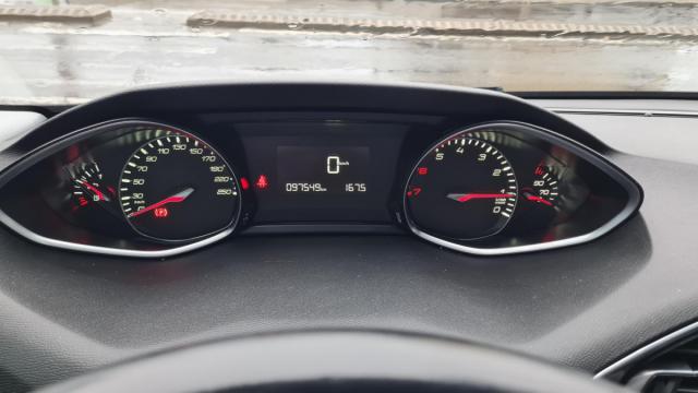 Peugeot 308 image 2