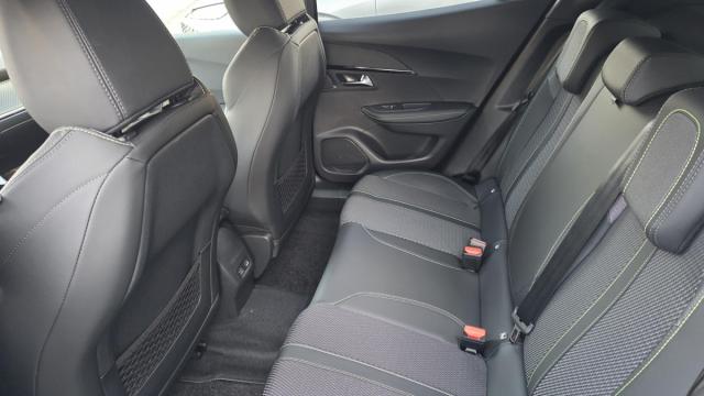 Peugeot 2008 image 9