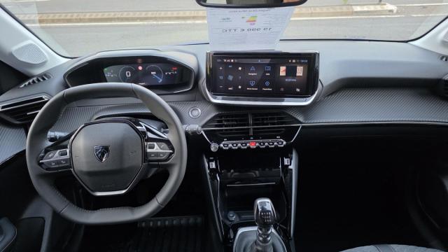 Peugeot 208 image 7