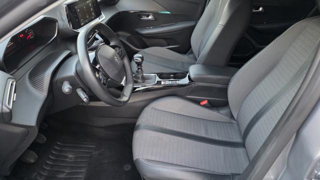 Peugeot 208 image 5