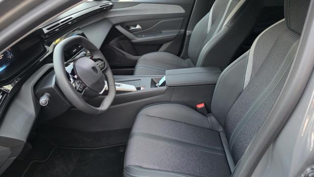 Peugeot 308 image 1