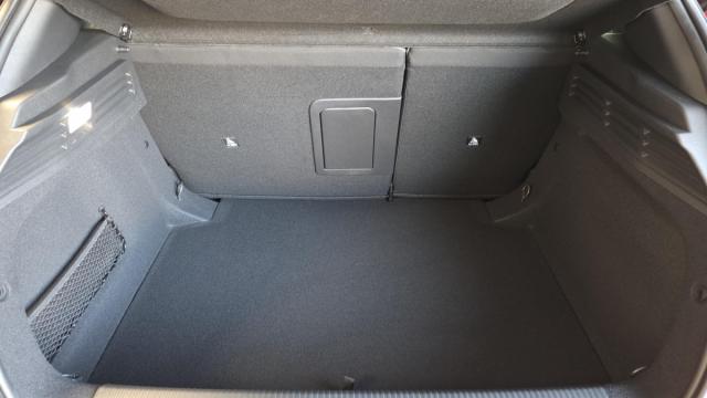 Peugeot 308 image 2