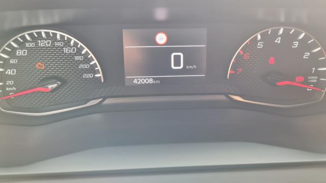Peugeot 208 image 5
