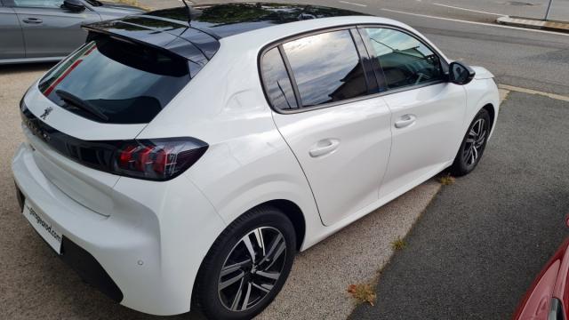 Peugeot 208 image 9