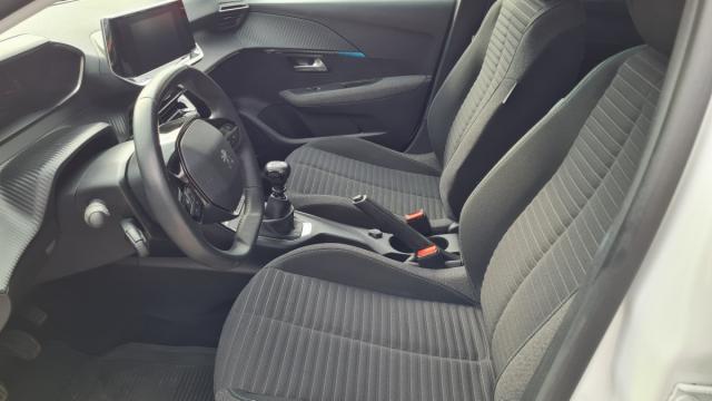 Peugeot 208 image 7