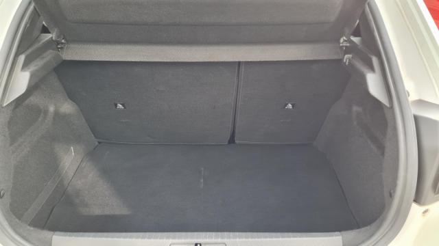 Peugeot 208 image 3