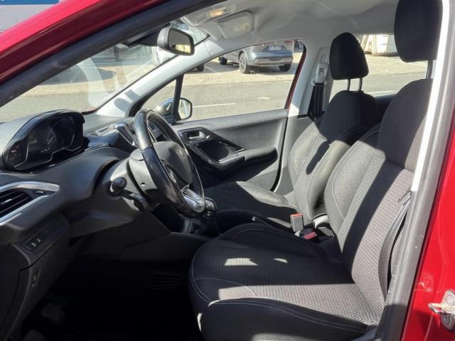 Peugeot 208 image 3