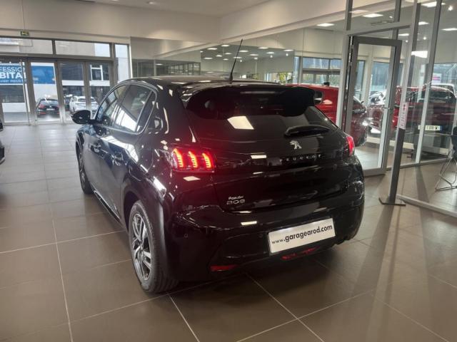 Peugeot 208 image 8
