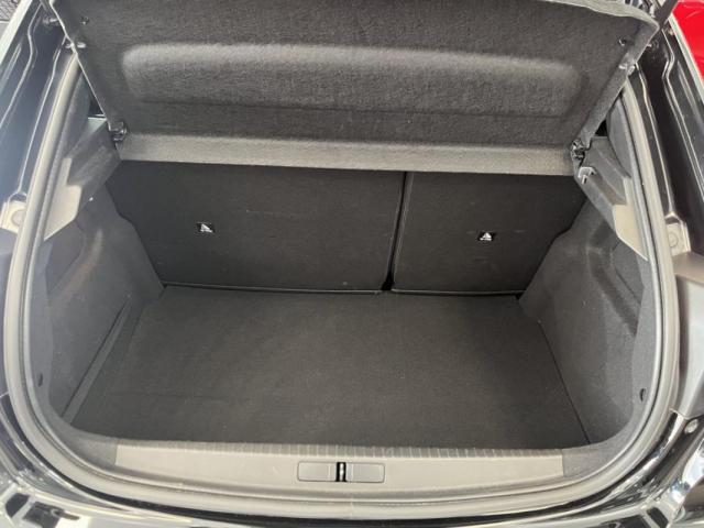 Peugeot 208 image 7