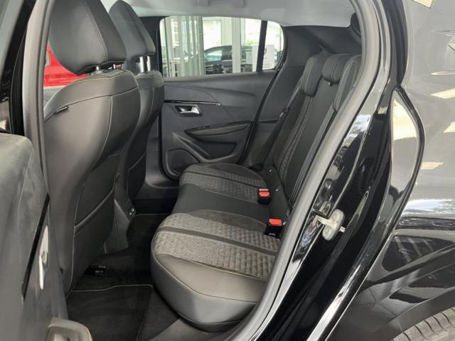 Peugeot 208 image 9