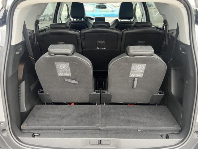 Peugeot 5008 image 2