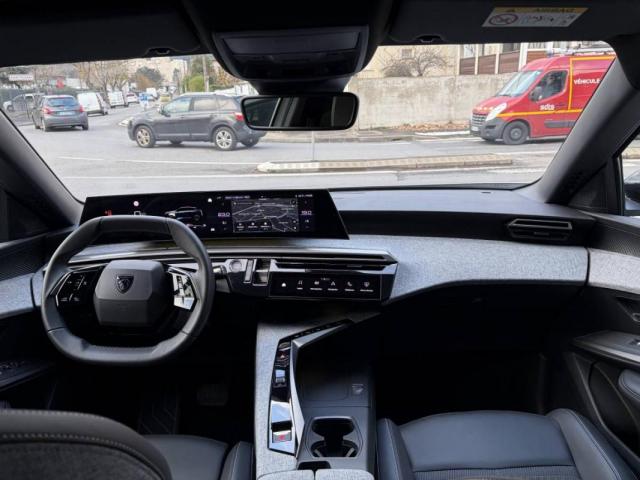 Peugeot 3008 image 2