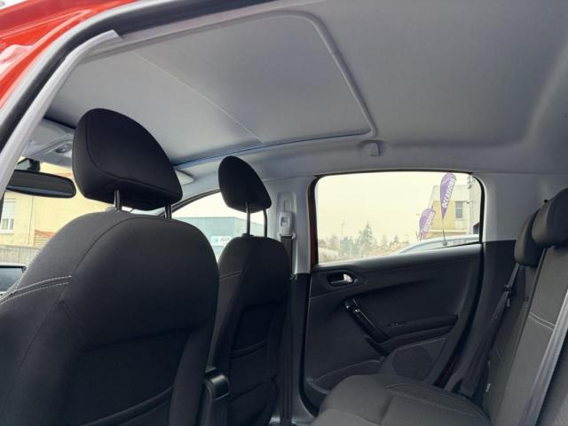 Peugeot 208 image 8