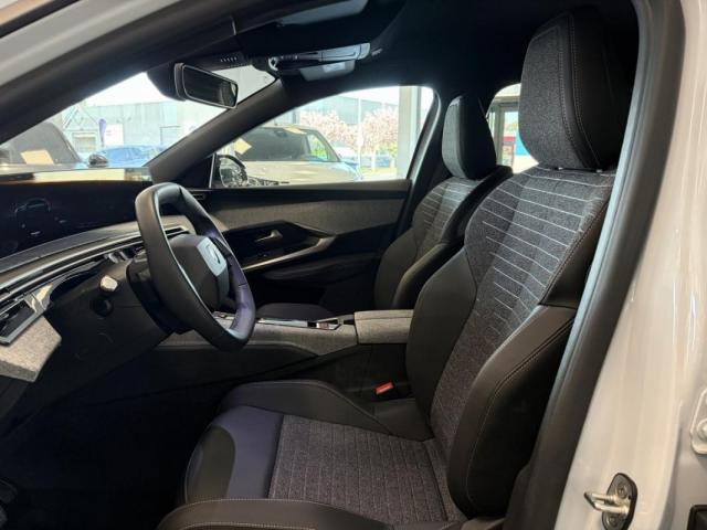 Peugeot 3008 image 2