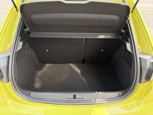 Peugeot 208 image 1