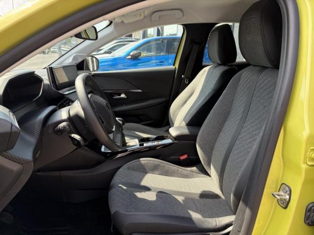 Peugeot 208 image 3