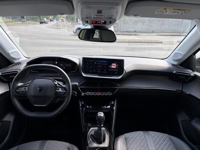Peugeot 208 image 5