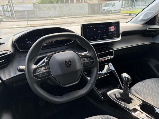 Peugeot 208 image 4