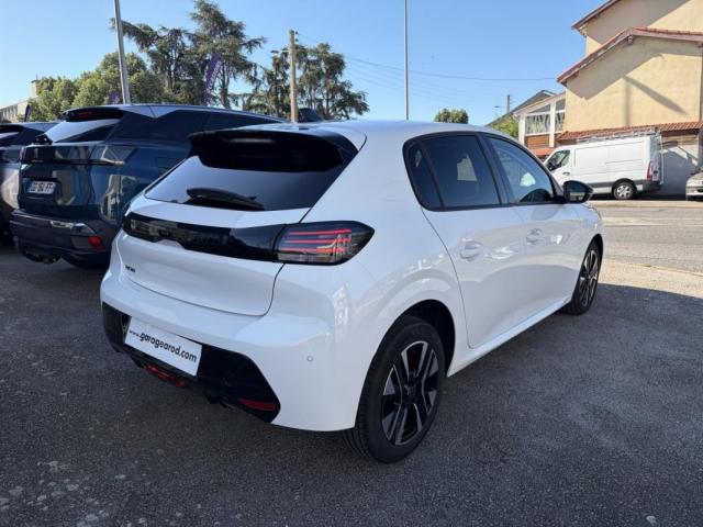 Peugeot 208 image 9