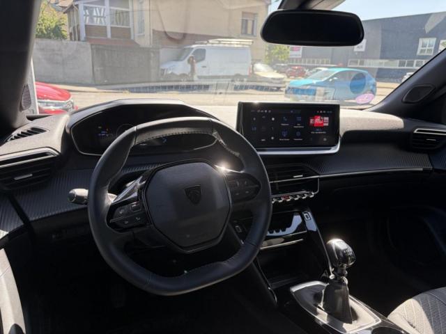 Peugeot 2008 image 9