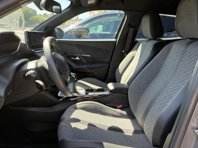 Peugeot 2008 image 6