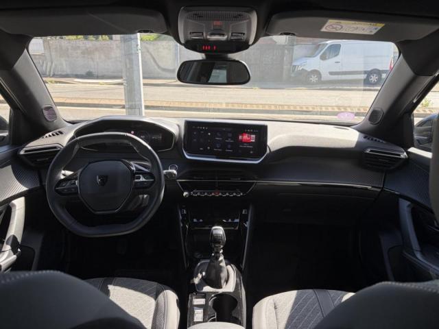 Peugeot 2008 image 2