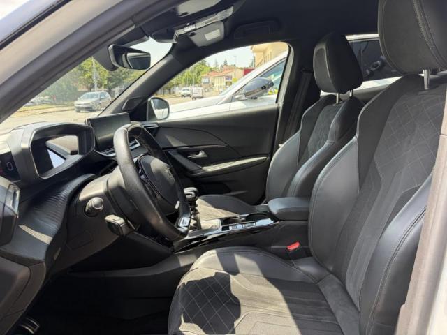 Peugeot 2008 image 9
