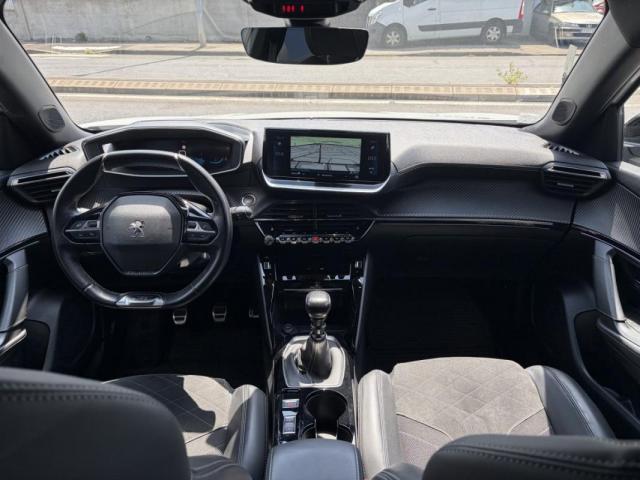 Peugeot 2008 image 2
