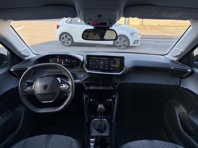 Peugeot 208 image 8