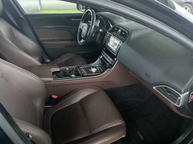 Jaguar Xe image 1