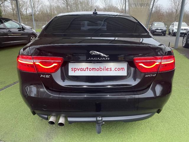 Jaguar Xe image 2