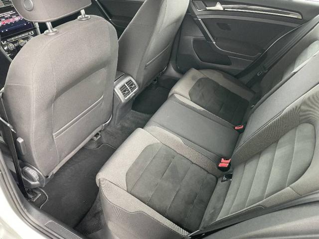 Volkswagen Golf image 4