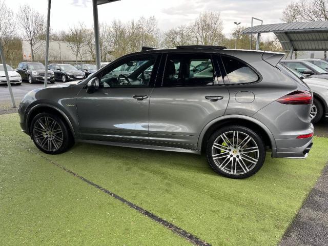 Porsche Cayenne image 1