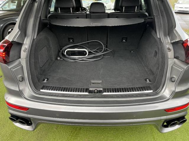 Porsche Cayenne image 2
