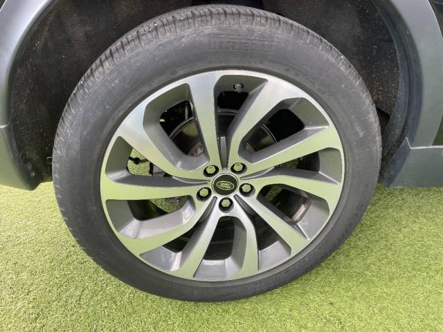 Land Rover Discovery image 2