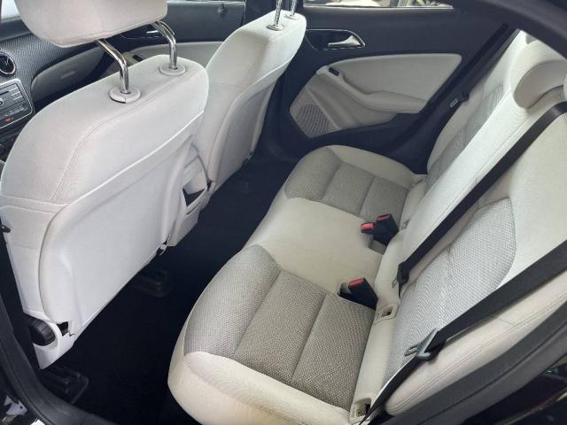 Mercedes Benz Gla image 1
