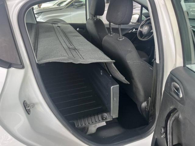 Peugeot 208 image 8