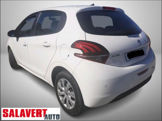 Peugeot 208 image 2