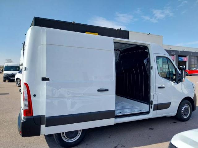 Renault Master image 1