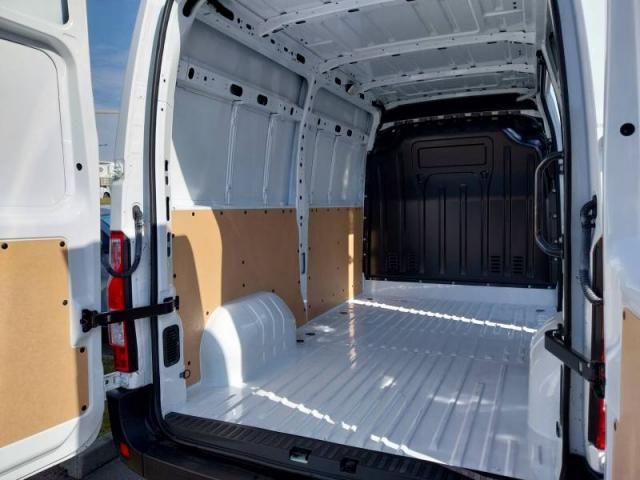 Renault Master image 3