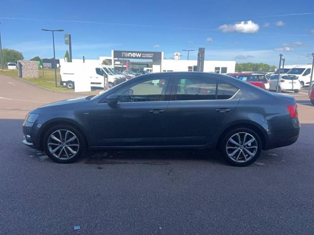 Skoda Octavia image 2